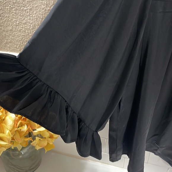 Black Boho Ruffle sleeve Blouse . NEW condition no flaws - Picture 2 of 6